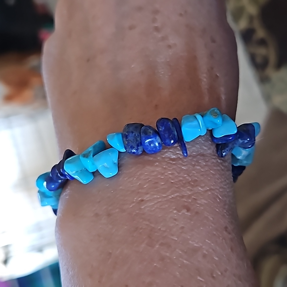 Sodalite & turquoise chip stretch bracelet